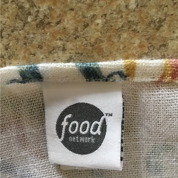 Table Cloth. - Picture 2 of 3